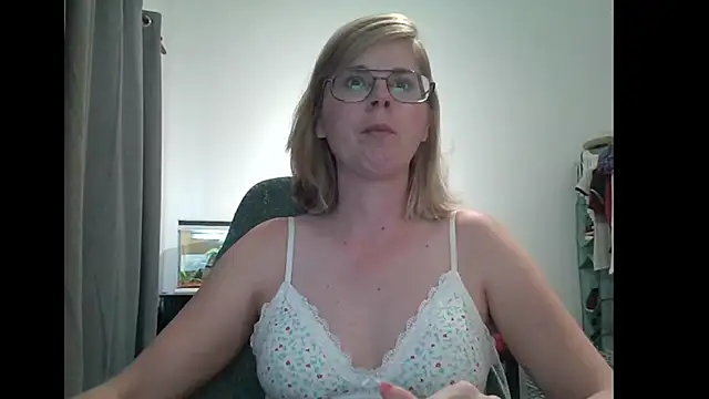 Snapshot of SavannaGirly chatting on 02/26/25, 02:49 SavannaGirly online show from 02/26/25, 02:49