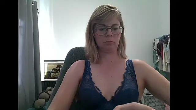 Snapshot of SavannaGirly chatting on 03/03/25, 07:24 SavannaGirly online show from 03/03/25, 07:24