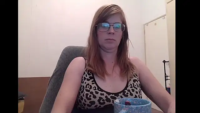 SavannaGirly online show from 06/17/26, 06:46