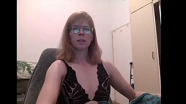 Snapshot of SavannaGirly chatting on 10/10/25, 08:48 SavannaGirly online show from 10/10/25, 08:48