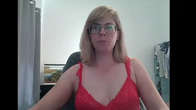 Snapshot of SavannaGirly chatting on 03/07/25, 10:24 SavannaGirly online show from 03/07/25, 10:24