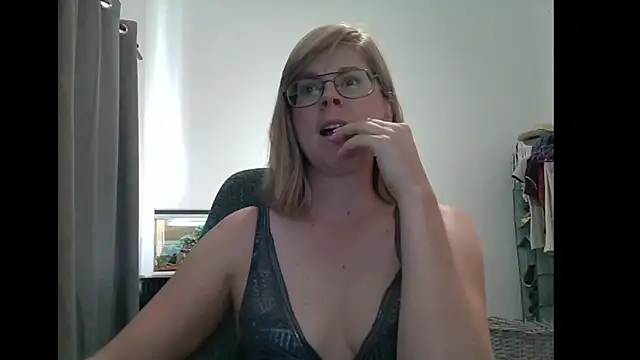 Snapshot of SavannaGirly chatting on 03/01/25, 11:06 SavannaGirly online show from 03/01/25, 11:06