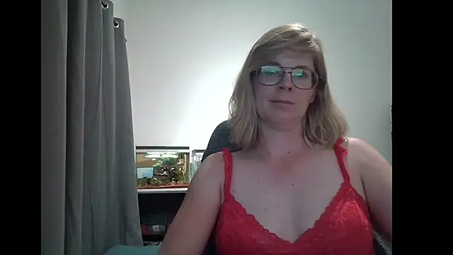 Snapshot of SavannaGirly chatting on 03/07/25, 05:49 SavannaGirly online show from 03/07/25, 05:49