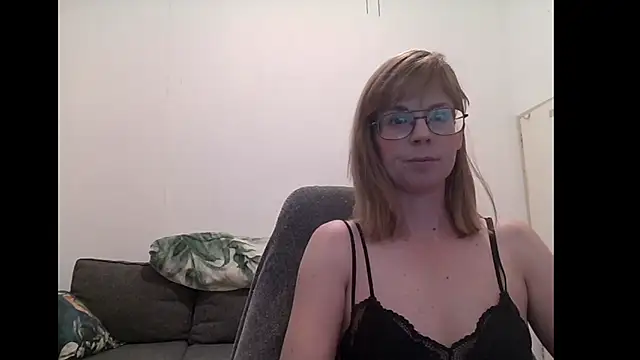 Snapshot of SavannaGirly chatting on 10/08/25, 07:10 SavannaGirly online show from 10/08/25, 07:10