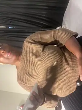 Snapshot of Cardiebae89 chatting on 02/27/26, 12:11 Cardiebae89 online show from 02/27/26, 12:11