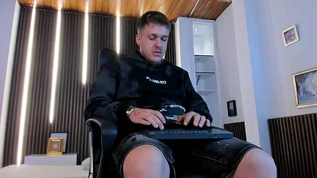 keane lee online show from 12/05/25, 11:53