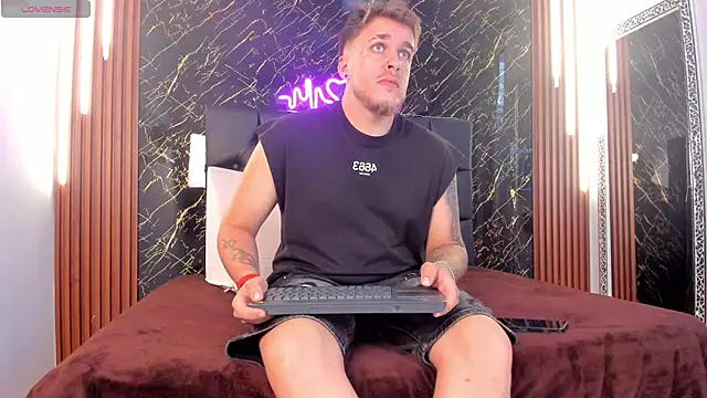 keane lee online show from 10/15/25, 01:30