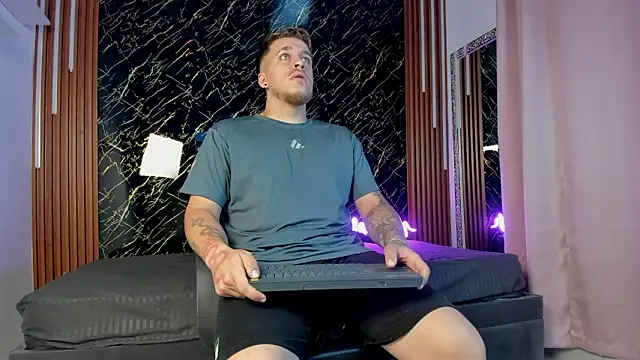 keane lee online show from 12/15/25, 12:55