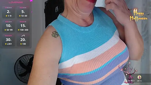 Snapshot of Chayla_Ruiz chatting on 11/25/25, 12:27 Chayla Ruiz online show from 11/25/25, 12:27