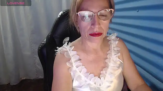 Chayla Ruiz online show from 04/07/26, 11:23