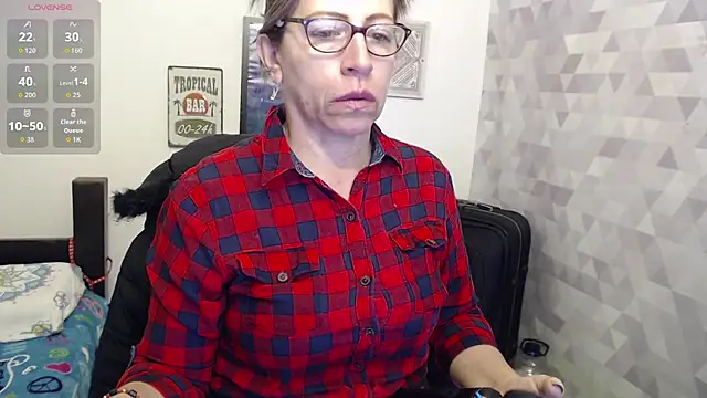 Snapshot of Chayla_Ruiz chatting on 09/16/25, 01:12 Chayla Ruiz online show from 09/16/25, 01:12