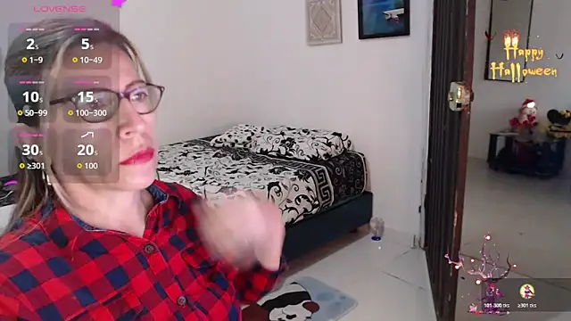 Snapshot of Chayla_Ruiz chatting on 10/23/25, 12:48 Chayla Ruiz online show from 10/23/25, 12:48