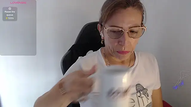 Snapshot of Chayla_Ruiz chatting on 07/04/26, 02:54 Chayla Ruiz online show from 07/04/26, 02:54