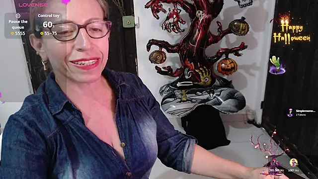 Snapshot of Chayla_Ruiz chatting on 10/30/25, 09:44 Chayla Ruiz online show from 10/30/25, 09:44