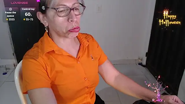 Snapshot of Chayla_Ruiz chatting on 11/15/25, 11:09 Chayla Ruiz online show from 11/15/25, 11:09