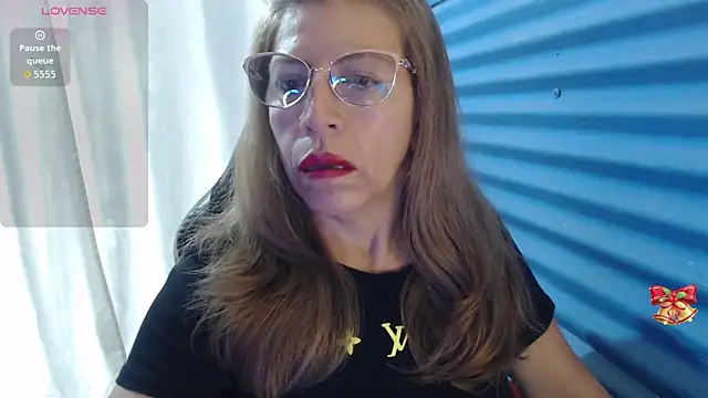 Chayla Ruiz online show from 04/15/26, 06:56