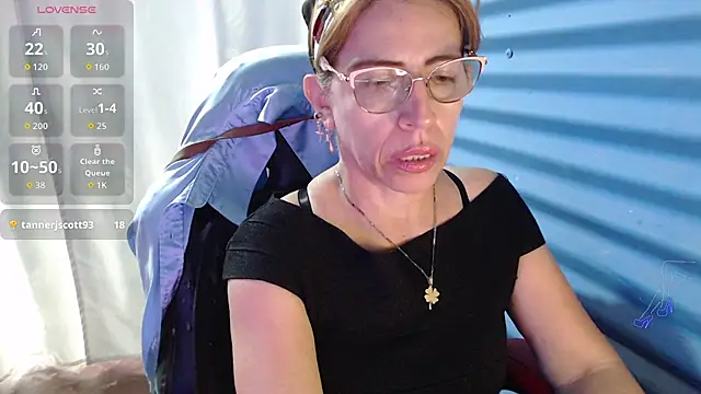Chayla Ruiz online show from 05/17/26, 08:53
