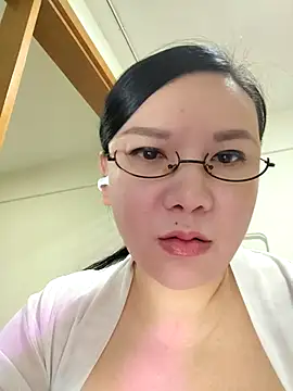 LILYsweetfcup online show from 11/22/25, 01:32