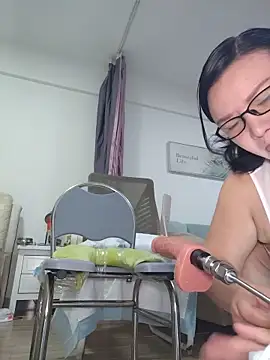 LILYsweetfcup online show from 05/22/26, 04:27