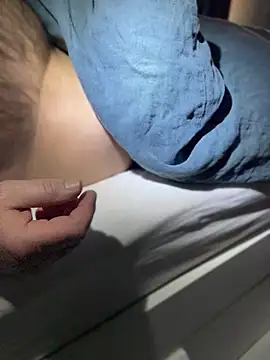 Snapshot of Frredd22 chatting on 01/15/25, 10:24 Frredd22 online show from 01/15/25, 10:24