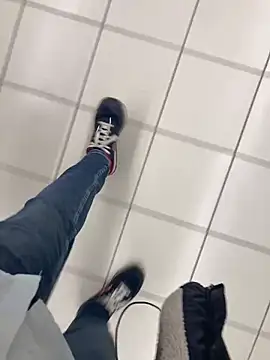 Snapshot of Frredd22 chatting on 01/15/25, 05:05 Frredd22 online show from 01/15/25, 05:05