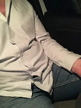 Snapshot of Frredd22 chatting on 01/15/25, 06:22 Frredd22 online show from 01/15/25, 06:22