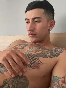 wethkisses online show from 10/04/25, 04:30