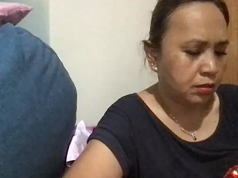 Snapshot of Lhadycarolyn chatting on 03/10/25, 01:10 Lhadycarolyn online show from 03/10/25, 01:10