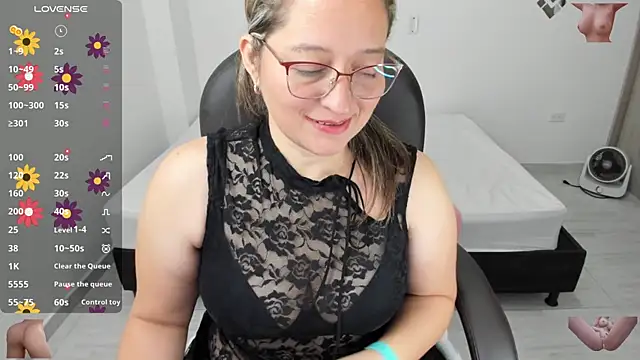Snapshot of alejandra_milf_ chatting on 02/15/25, 04:23 alejandra milf online show from 02/15/25, 04:23