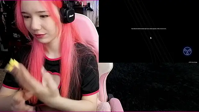 Snapshot of Maya_Viola chatting on 12/20/25, 05:54 Maya Viola online show from 12/20/25, 05:54