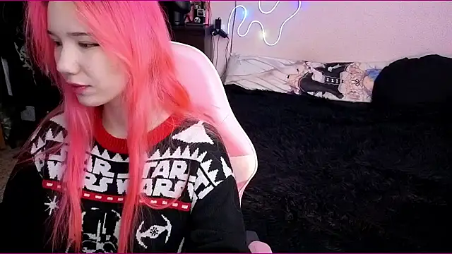 Snapshot of Maya_Viola chatting on 12/23/25, 06:12 Maya Viola online show from 12/23/25, 06:12