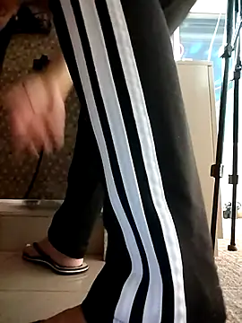 Snapshot of VallerieJones chatting on 11/30/25, 06:52 VallerieJones online show from 11/30/25, 06:52