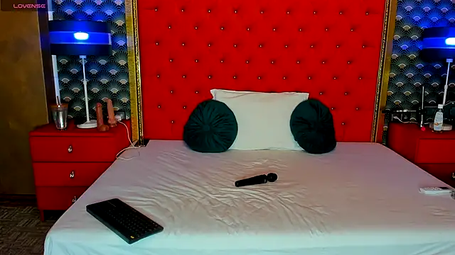 Snapshot of VallerieJones chatting on 11/05/25, 12:25 VallerieJones online show from 11/05/25, 12:25