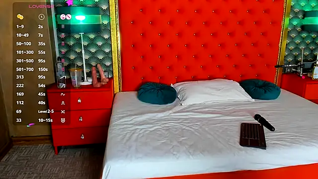 Snapshot of VallerieJones chatting on 11/28/25, 03:17 VallerieJones online show from 11/28/25, 03:17