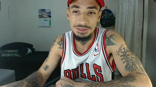 emiliano hottt online show from 04/23/26, 01:34