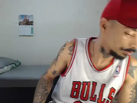 emiliano hottt online show from 03/27/26, 10:11