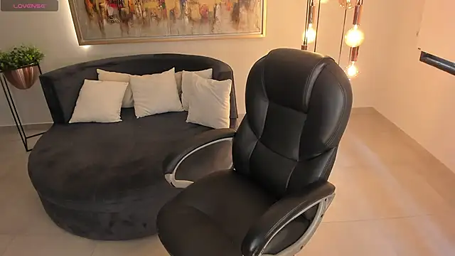 MaryLewis  online show from 09/28/25, 05:42