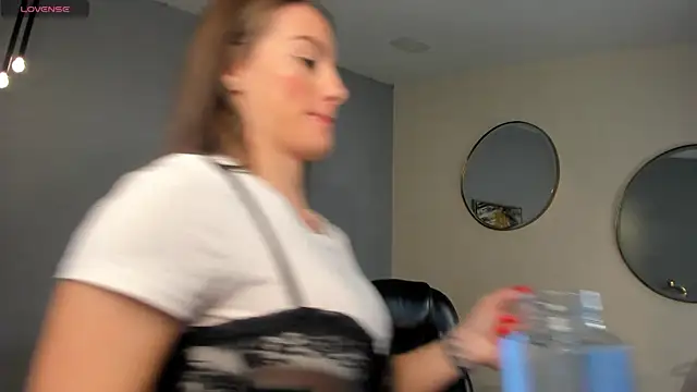 MaryLewis  online show from 01/12/26, 01:07