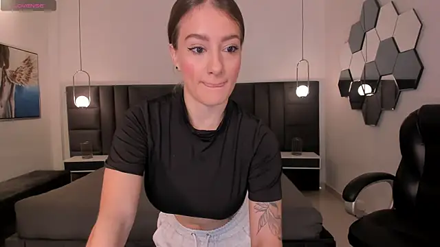 MaryLewis  online show from 01/18/26, 11:57