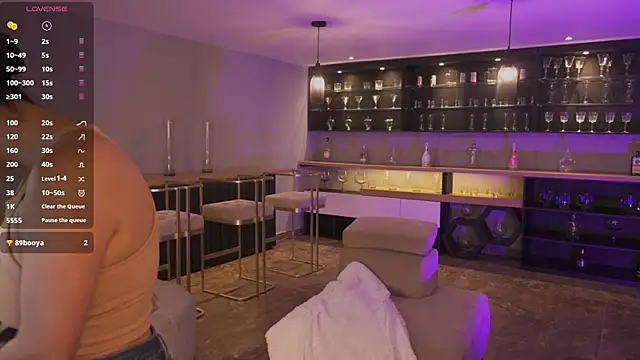 KateSunder online show from 09/30/25, 11:49