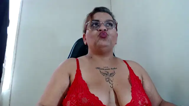 Snapshot of NAILAH_SANZ chatting on 12/16/25, 09:52 NAILAH SANZ online show from 12/16/25, 09:52