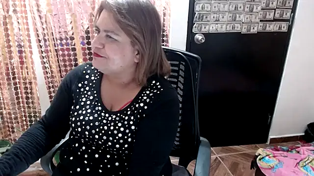 Snapshot of NAILAH_SANZ chatting on 03/01/25, 01:53 NAILAH SANZ online show from 03/01/25, 01:53