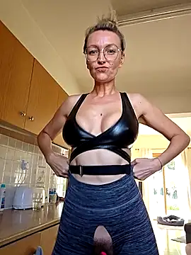 MissMialicious online show from 10/23/25, 07:07