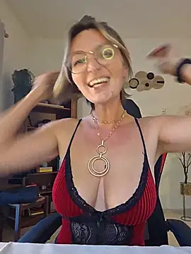 MissMialicious online show from 05/14/26, 04:26