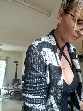 MissMialicious online show from 02/28/25, 11:03