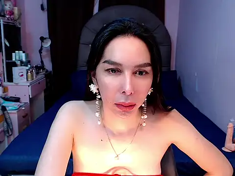 TSDESIREcindy29 online show from 10/21/25, 04:34