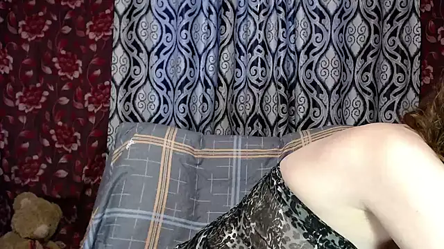 Snapshot of EmilyDoth chatting on 12/26/24, 07:03 EmilyDoth online show from 12/26/24, 07:03