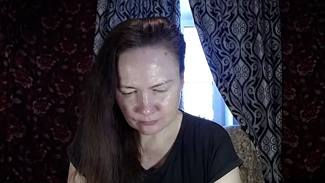 Snapshot of EmilyDoth chatting on 11/30/25, 06:58 EmilyDoth online show from 11/30/25, 06:58