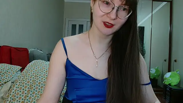 KiraGoldens online show from 04/14/26, 06:18