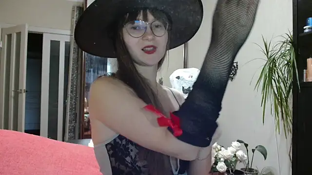 KiraGoldens online show from 10/30/25, 06:12